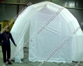 Надувной четырехопорный шатер для использования в качестве раздевалки на катке. Габаритный размер 4,0х4,0х3,0м