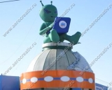 Надувные фигуры "Инопланетянин ДНС, сидящий на крыше", высотой 6,0м. Для оформления сети торговых центров DNS