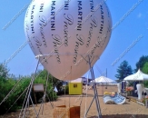 Большой воздушный шар с декоративной корзиной "Мартини", высота шара 6,0м. Установка на металлической раме