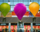 Надувные подвесные шары "Капля" с декоративной корзиной для оформления торгового центра. Высота шара 3,0м