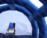 Надувная пневмокаркасная палатка - АНГАР сине-белого цвета "Страйк", габаритные размеры 8,4х8,0х4,6м (теги: палатки, ангары)