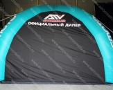 Надувной четырехопорный шатер "CFMOTO ATV" с габаритными размерами 5,0х5,0х3,0м. Оснащен подъемными стенками