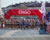 Оформление надувными фигурами Международного марафона "ERGO - Белые Ночи". Надувная стартовая арка "ERGO" внешними габаритами 11.6 х 4.8 х 1.8м