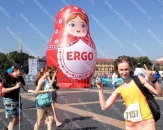 Оформление надувными фигурами Международного марафона "ERGO - Белые Ночи". Надувная фигура "Матрешка "ERGO" высотой 8.0м