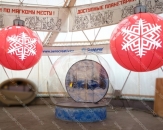 Надувные подвесные шары "Елочная игрушка" диаметром 2,0 м, оснащены системой внутренней подсветки